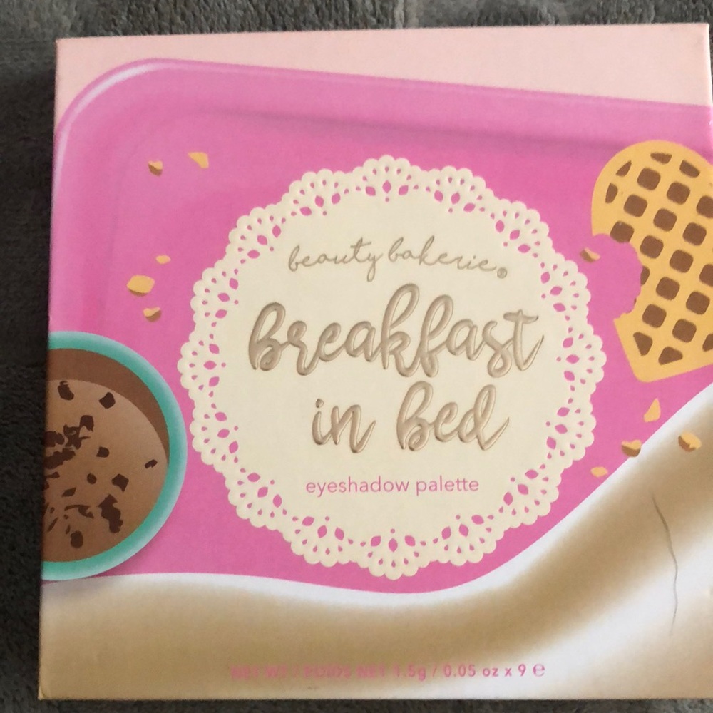 Beauty bakery breakfast in bed eyeshadow palette